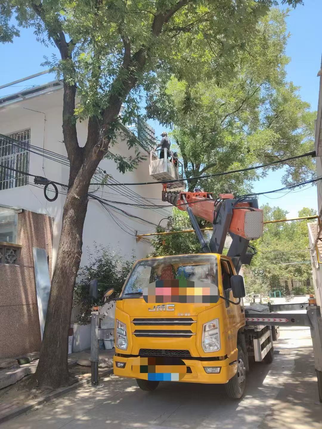 辽阳市高空作业车能吊装重物吗？最大承载多少公斤？