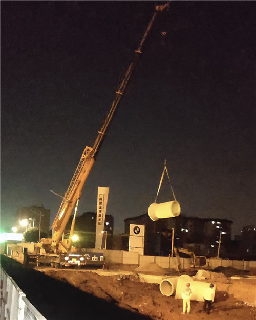 辽阳市“弯臂矫正”—— 吊车的 “形变补偿” 技术