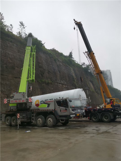辽阳市“不怕风雨冻”—— 吊车的 “恶劣环境适应” 技术